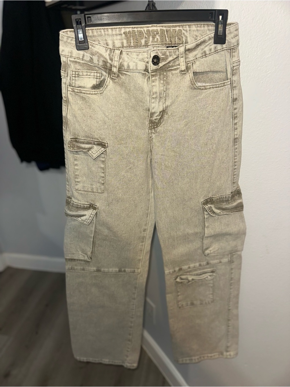 VIP Women’s Cream Wide-Leg Cargo Jeans
